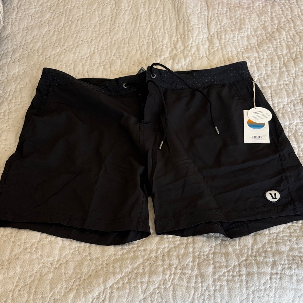 Vuori Black Bahia Boardshorts